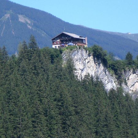 ホテル Gruppen Und Familienhof Falkenstein クリムル エクステリア 写真