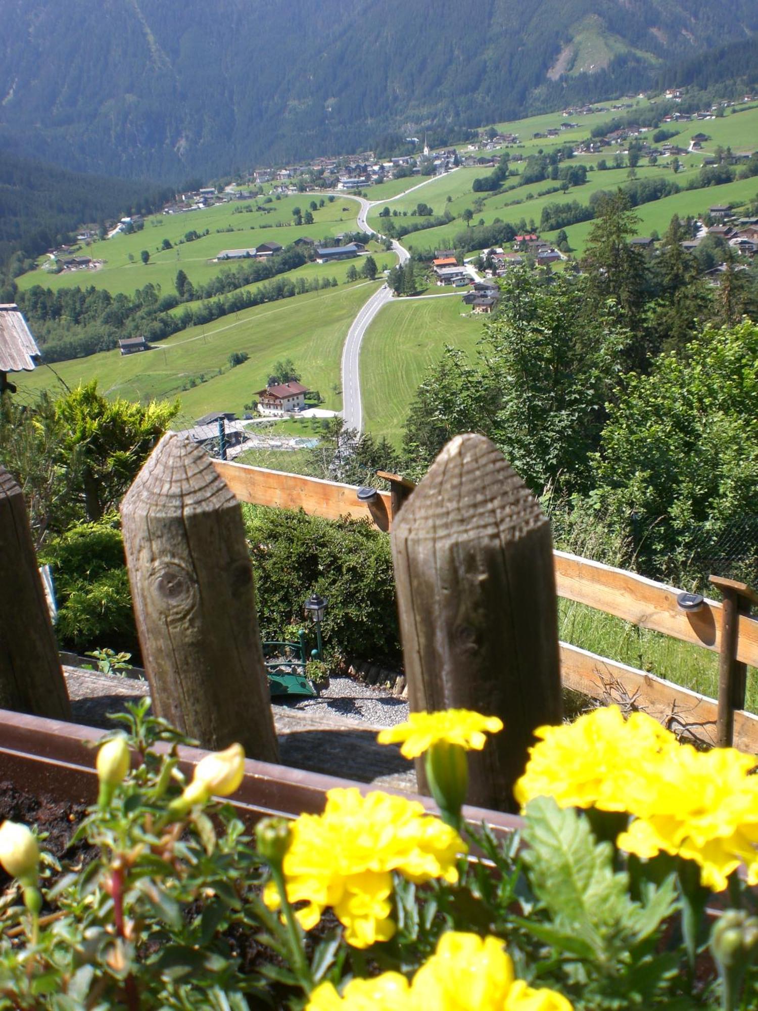 ホテル Gruppen Und Familienhof Falkenstein クリムル エクステリア 写真